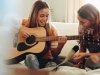 Sinfonía de Aprendizaje: Lecciones de Guitarra, Piano y Vientos